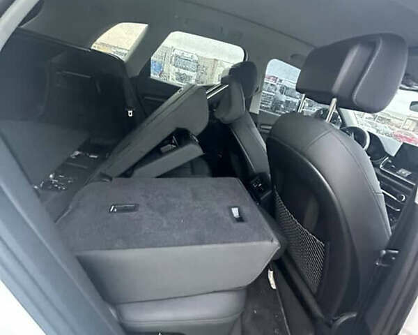 Белый Ауди Ку 5, объемом двигателя 1.98 л и пробегом 88 тыс. км за 24800 $, фото 7 на Automoto.ua