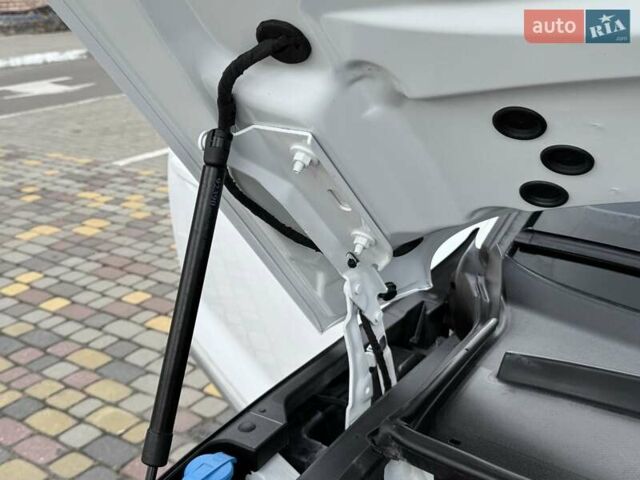 Белый Ауди Ку 5, объемом двигателя 1.98 л и пробегом 123 тыс. км за 29999 $, фото 90 на Automoto.ua
