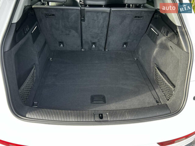 Білий Ауді Ку 5, об'ємом двигуна 1.98 л та пробігом 172 тис. км за 27777 $, фото 23 на Automoto.ua