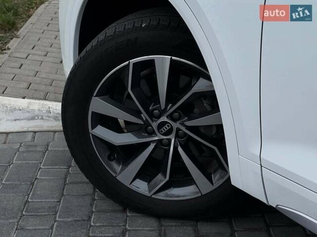 Белый Ауди Ку 5, объемом двигателя 1.98 л и пробегом 50 тыс. км за 30300 $, фото 5 на Automoto.ua