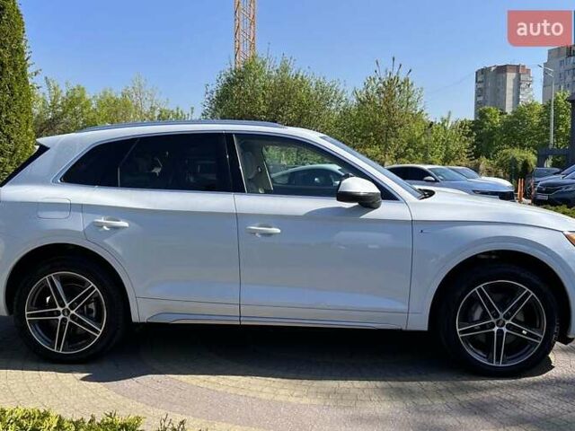Белый Ауди Ку 5, объемом двигателя 2 л и пробегом 25 тыс. км за 49999 $, фото 7 на Automoto.ua