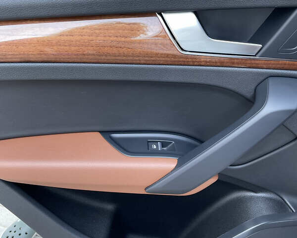 Белый Ауди Ку 5, объемом двигателя 2 л и пробегом 22 тыс. км за 37000 $, фото 14 на Automoto.ua