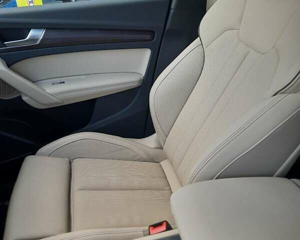 Белый Ауди Ку 5, объемом двигателя 1.98 л и пробегом 85 тыс. км за 44000 $, фото 19 на Automoto.ua