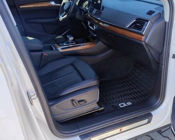 Белый Ауди Ку 5, объемом двигателя 1.98 л и пробегом 65 тыс. км за 30999 $, фото 27 на Automoto.ua