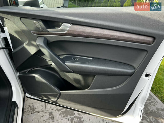 Білий Ауді Ку 5, об'ємом двигуна 1.98 л та пробігом 172 тис. км за 27777 $, фото 16 на Automoto.ua