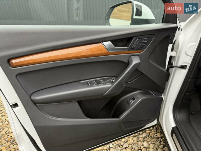 Белый Ауди Ку 5, объемом двигателя 1.98 л и пробегом 59 тыс. км за 33900 $, фото 42 на Automoto.ua