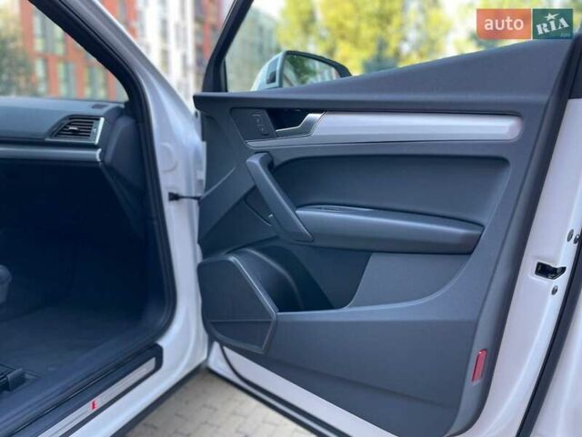 Білий Ауді Ку 5, об'ємом двигуна 1.98 л та пробігом 78 тис. км за 43500 $, фото 38 на Automoto.ua