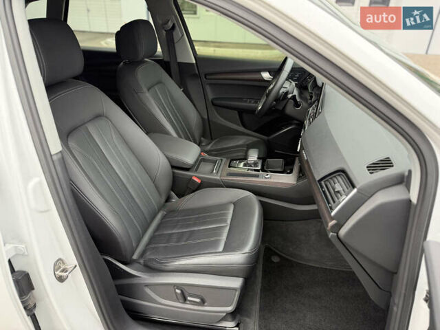 Белый Ауди Ку 5, объемом двигателя 1.98 л и пробегом 92 тыс. км за 34900 $, фото 44 на Automoto.ua