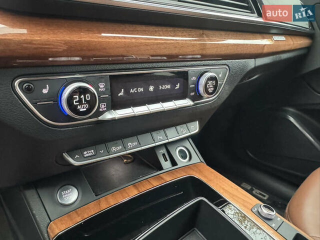 Белый Ауди Ку 5, объемом двигателя 1.98 л и пробегом 60 тыс. км за 33800 $, фото 20 на Automoto.ua