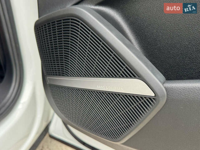 Ауди Ку 5 2021 в Киеве на Automoto.ua Белый Ауди Ку 5, объемом двигателя 2 л и пробегом 44 тыс. км за 41999 $, фото 33 на Automoto.ua