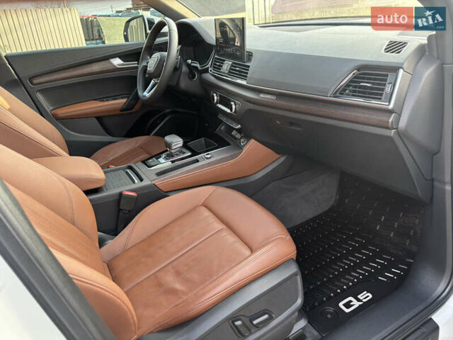 Белый Ауди Ку 5, объемом двигателя 2 л и пробегом 62 тыс. км за 30990 $, фото 54 на Automoto.ua