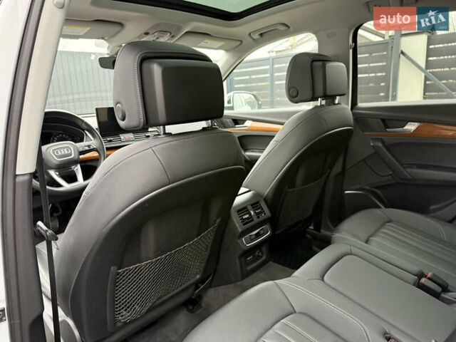 Белый Ауди Ку 5, объемом двигателя 1.98 л и пробегом 59 тыс. км за 33900 $, фото 52 на Automoto.ua