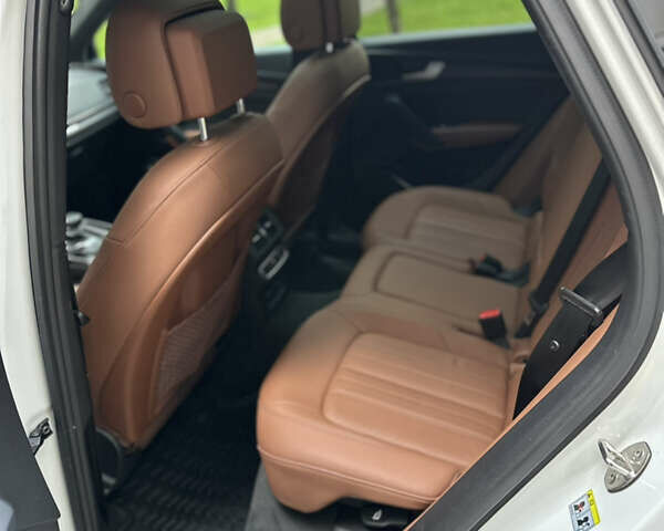 Белый Ауди Ку 5, объемом двигателя 1.98 л и пробегом 88 тыс. км за 34700 $, фото 13 на Automoto.ua