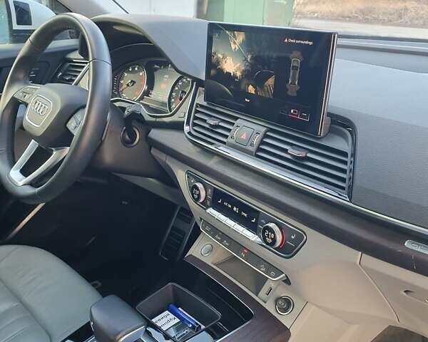 Белый Ауди Ку 5, объемом двигателя 1.98 л и пробегом 37 тыс. км за 42000 $, фото 34 на Automoto.ua