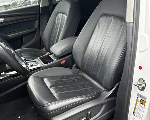 Белый Ауди Ку 5, объемом двигателя 1.98 л и пробегом 122 тыс. км за 27000 $, фото 13 на Automoto.ua