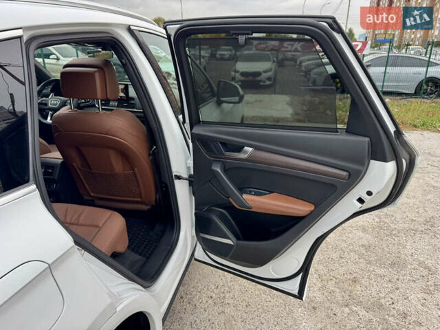 Ауди Ку 5 2021 в Киеве на Automoto.ua Белый Ауди Ку 5, объемом двигателя 2 л и пробегом 44 тыс. км за 41999 $, фото 31 на Automoto.ua