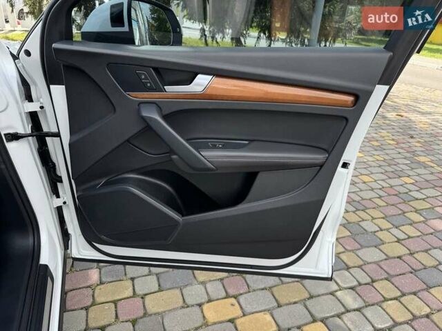 Белый Ауди Ку 5, объемом двигателя 1.98 л и пробегом 123 тыс. км за 29999 $, фото 40 на Automoto.ua