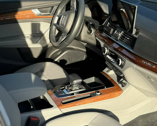 Белый Ауди Ку 5, объемом двигателя 2 л и пробегом 36 тыс. км за 37700 $, фото 33 на Automoto.ua