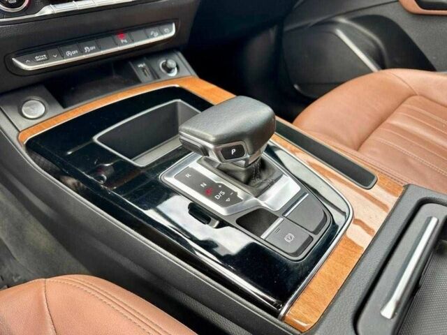 Ауди Ку 5 2021 в Одессе на Automoto.ua Белый Ауди Ку 5, объемом двигателя 2 л и пробегом 61 тыс. км за 30000 $, фото 6 на Automoto.ua