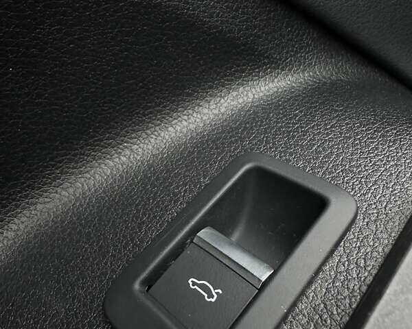 Белый Ауди Ку 5, объемом двигателя 2 л и пробегом 17 тыс. км за 37000 $, фото 36 на Automoto.ua