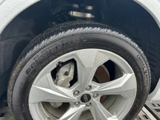 Белый Ауди Ку 5, объемом двигателя 2 л и пробегом 74 тыс. км за 17400 $, фото 3 на Automoto.ua