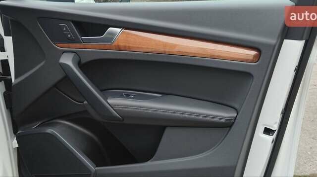 Белый Ауди Ку 5, объемом двигателя 2 л и пробегом 97 тыс. км за 32900 $, фото 44 на Automoto.ua