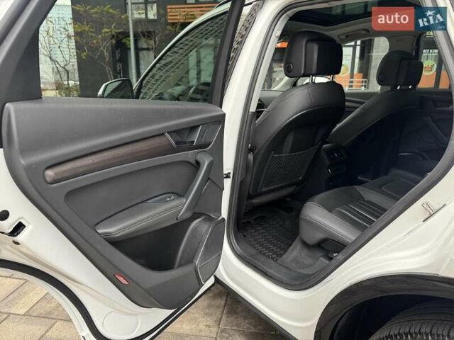 Белый Ауди Ку 5, объемом двигателя 1.98 л и пробегом 73 тыс. км за 31500 $, фото 16 на Automoto.ua