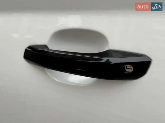 Білий Ауді Ку 5, об'ємом двигуна 1.98 л та пробігом 72 тис. км за 30900 $, фото 9 на Automoto.ua