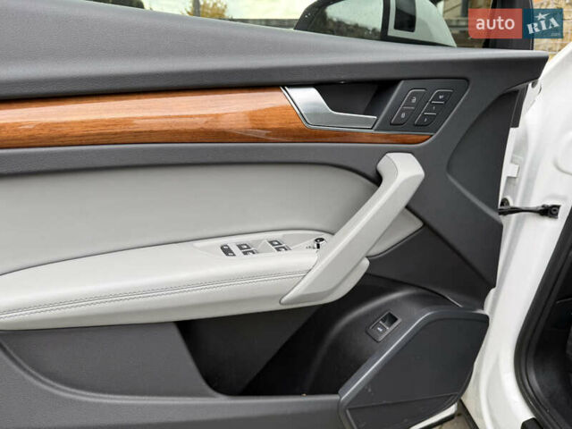 Білий Ауді Ку 5, об'ємом двигуна 1.98 л та пробігом 88 тис. км за 28500 $, фото 16 на Automoto.ua