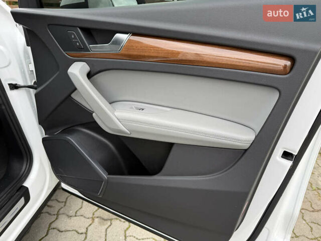 Білий Ауді Ку 5, об'ємом двигуна 1.98 л та пробігом 88 тис. км за 28500 $, фото 31 на Automoto.ua