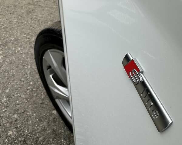 Белый Ауди Ку 5, объемом двигателя 2 л и пробегом 17 тыс. км за 37000 $, фото 9 на Automoto.ua