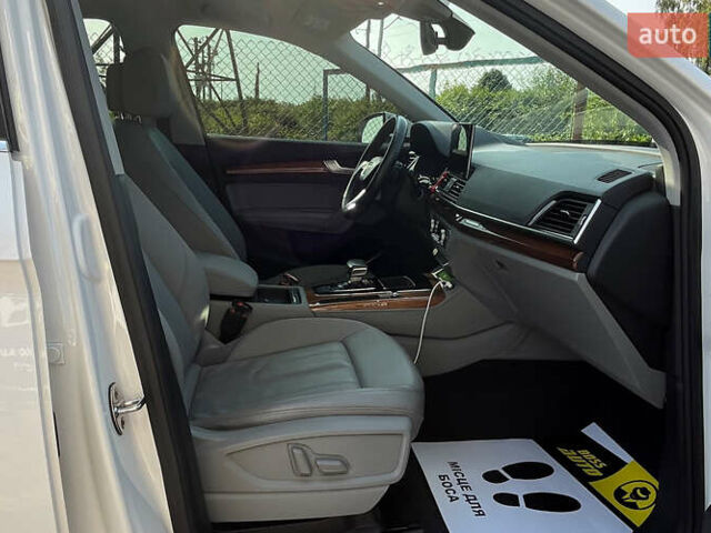 Білий Ауді Ку 5, об'ємом двигуна 2 л та пробігом 84 тис. км за 33000 $, фото 8 на Automoto.ua