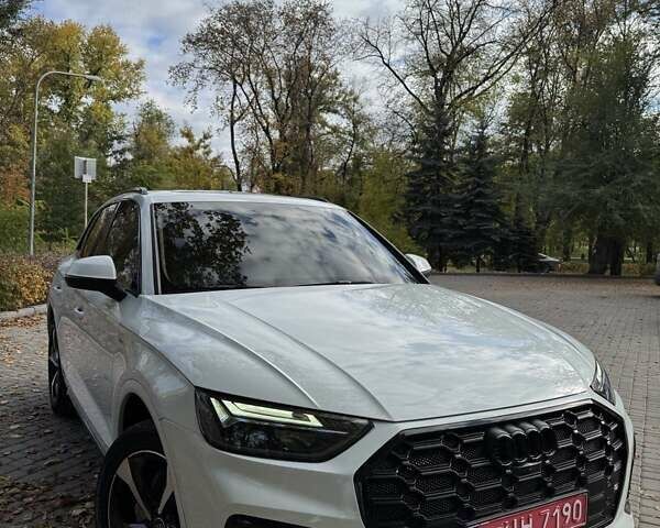 Белый Ауди Ку 5, объемом двигателя 2 л и пробегом 52 тыс. км за 36900 $, фото 10 на Automoto.ua