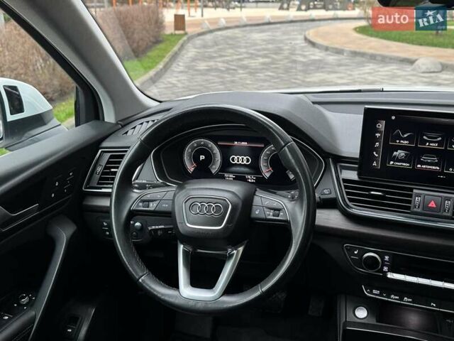 Белый Ауди Ку 5, объемом двигателя 1.98 л и пробегом 73 тыс. км за 31500 $, фото 25 на Automoto.ua