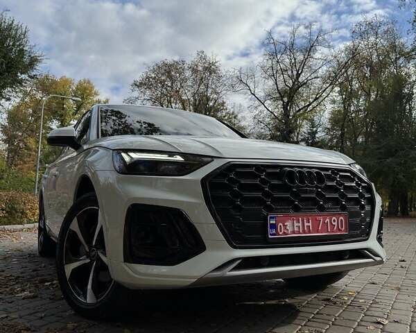 Белый Ауди Ку 5, объемом двигателя 2 л и пробегом 52 тыс. км за 36900 $, фото 7 на Automoto.ua