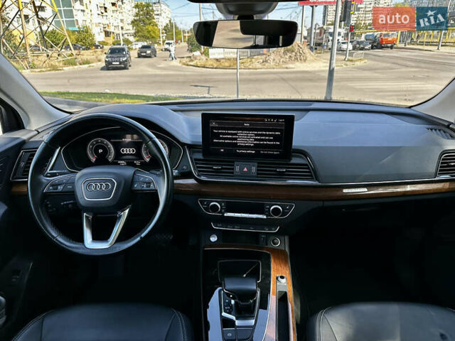 Белый Ауди Ку 5, объемом двигателя 2 л и пробегом 72 тыс. км за 36555 $, фото 19 на Automoto.ua