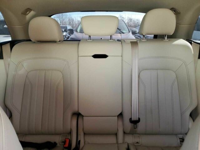 Белый Ауди Ку 5, объемом двигателя 2 л и пробегом 25 тыс. км за 9000 $, фото 9 на Automoto.ua