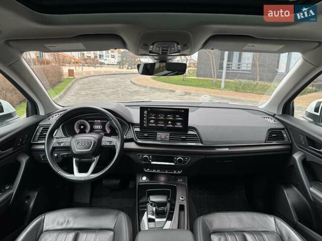 Білий Ауді Ку 5, об'ємом двигуна 1.98 л та пробігом 72 тис. км за 30900 $, фото 25 на Automoto.ua