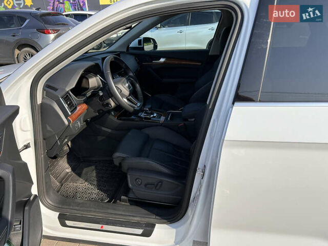 Белый Ауди Ку 5, объемом двигателя 1.98 л и пробегом 38 тыс. км за 54000 $, фото 11 на Automoto.ua