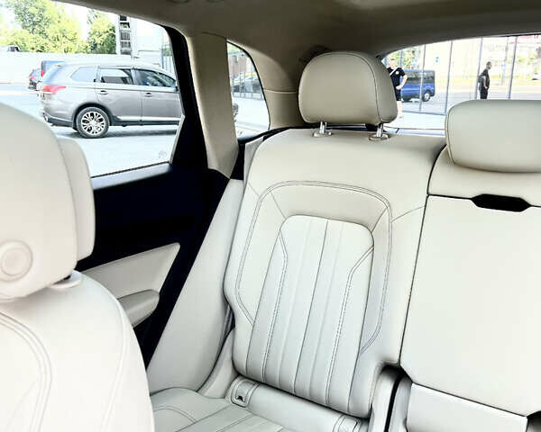 Белый Ауди Ку 5, объемом двигателя 1.98 л и пробегом 61 тыс. км за 35000 $, фото 12 на Automoto.ua
