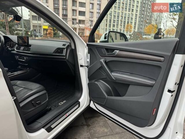 Белый Ауди Ку 5, объемом двигателя 1.98 л и пробегом 73 тыс. км за 31500 $, фото 18 на Automoto.ua