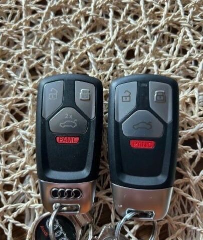 Белый Ауди Ку 5, объемом двигателя 2 л и пробегом 74 тыс. км за 17400 $, фото 8 на Automoto.ua