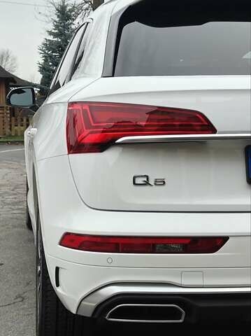 Белый Ауди Ку 5, объемом двигателя 2 л и пробегом 97 тыс. км за 32900 $, фото 19 на Automoto.ua