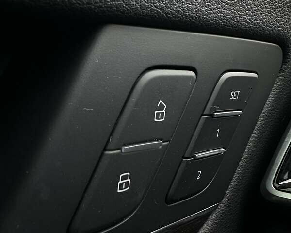 Белый Ауди Ку 5, объемом двигателя 2 л и пробегом 17 тыс. км за 37000 $, фото 38 на Automoto.ua