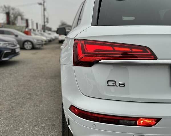 Белый Ауди Ку 5, объемом двигателя 2 л и пробегом 17 тыс. км за 37000 $, фото 14 на Automoto.ua