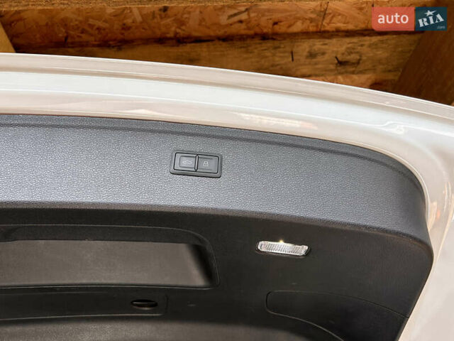 Белый Ауди Ку 5, объемом двигателя 1.98 л и пробегом 38 тыс. км за 54000 $, фото 10 на Automoto.ua