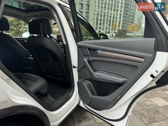 Белый Ауди Ку 5, объемом двигателя 1.98 л и пробегом 73 тыс. км за 31500 $, фото 22 на Automoto.ua