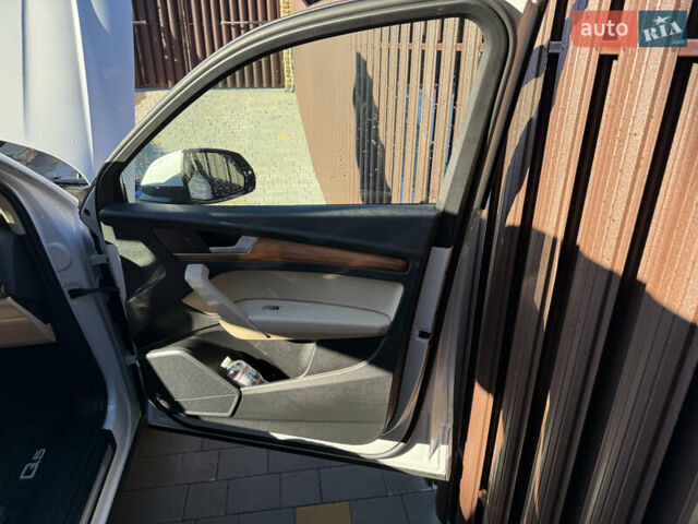 Белый Ауди Ку 5, объемом двигателя 2 л и пробегом 20 тыс. км за 35000 $, фото 10 на Automoto.ua