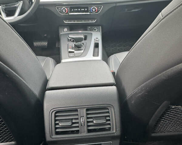 Білий Ауді Ку 5, об'ємом двигуна 1.98 л та пробігом 40 тис. км за 34800 $, фото 11 на Automoto.ua