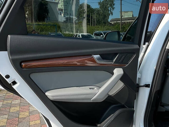 Білий Ауді Ку 5, об'ємом двигуна 2 л та пробігом 84 тис. км за 33000 $, фото 10 на Automoto.ua